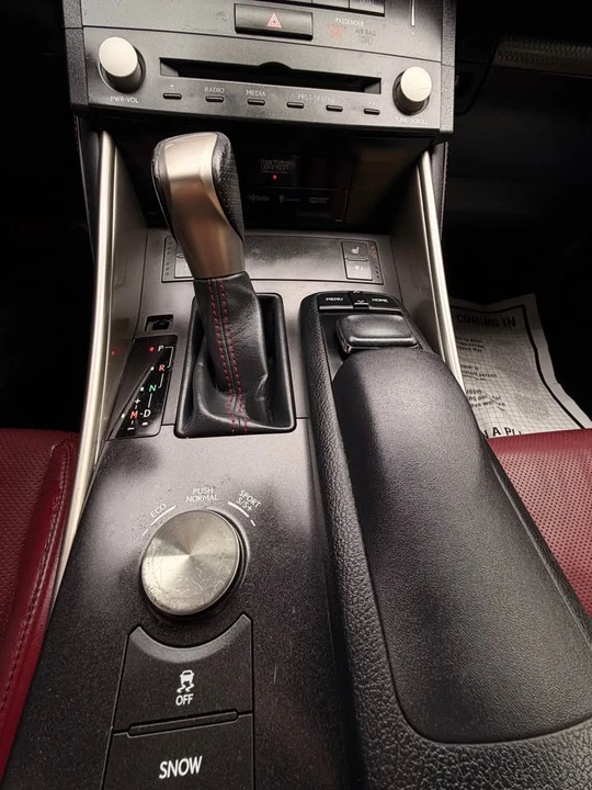 2015 Lexus IS 3rd Gen - Image 18 of 20
