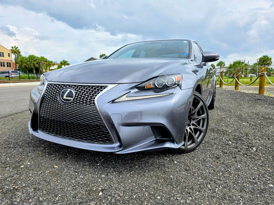 2015 Lexus IS 3rd Gen - Image 8 of 31