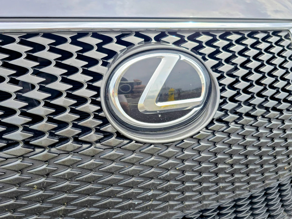 2015 Lexus IS 3rd Gen - Image 13 of 31