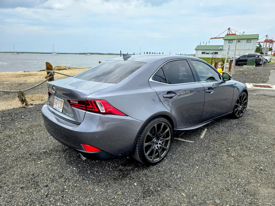 2015 Lexus IS 3rd Gen - Image 11 of 31