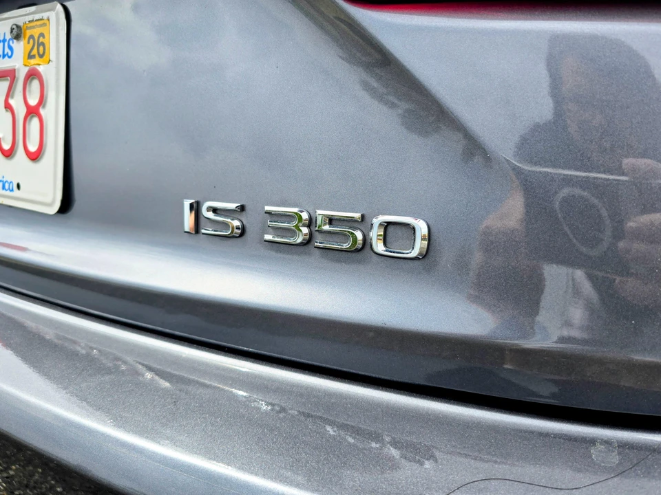 2015 Lexus IS 3rd Gen - Image 22 of 31