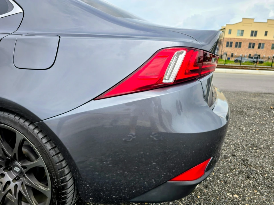 2015 Lexus IS 3rd Gen - Image 17 of 31