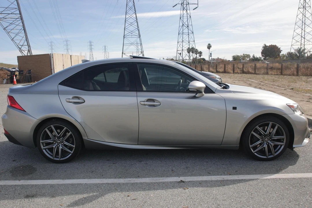 2015 Lexus IS 3rd Gen - Image 9 of 31