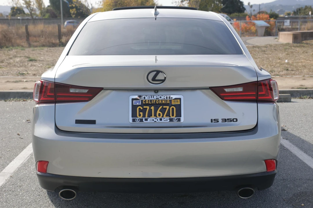 2015 Lexus IS 3rd Gen - Image 5 of 31