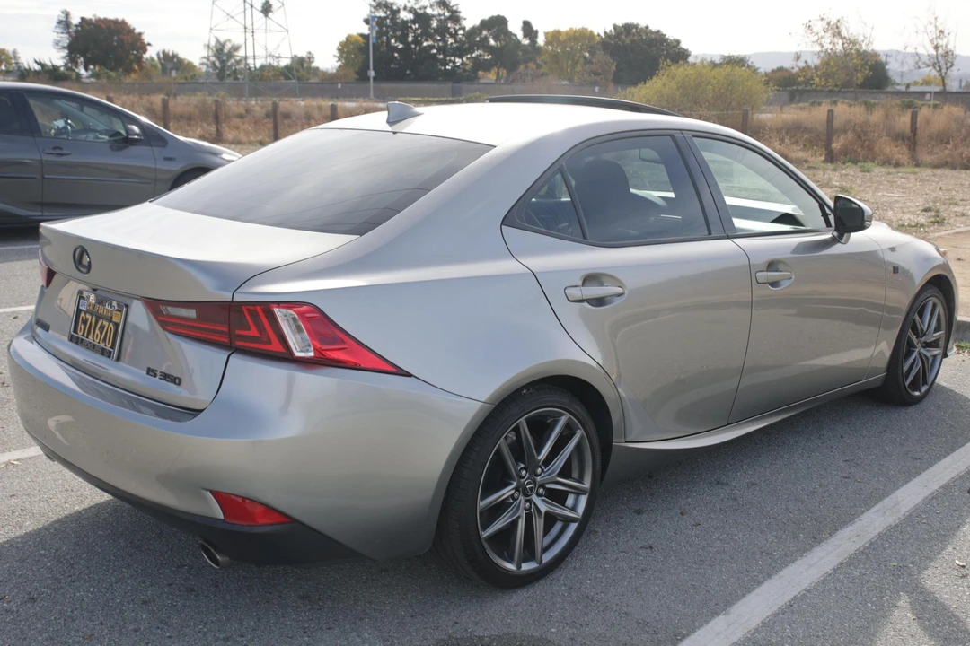 2015 Lexus IS 3rd Gen - Image 4 of 31