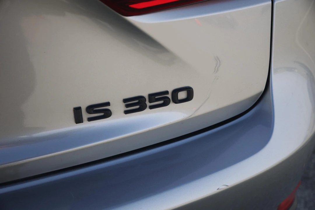 2015 Lexus IS 3rd Gen - Image 24 of 31