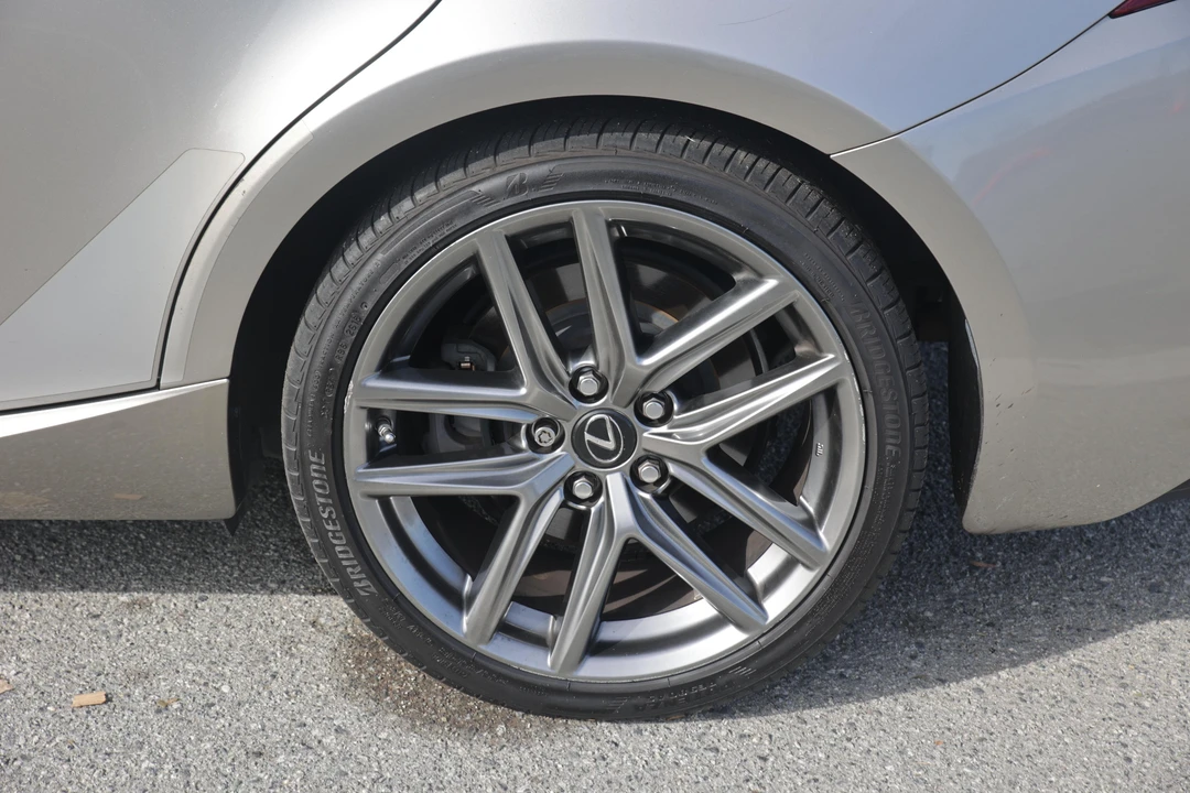 2015 Lexus IS 3rd Gen - Image 27 of 31