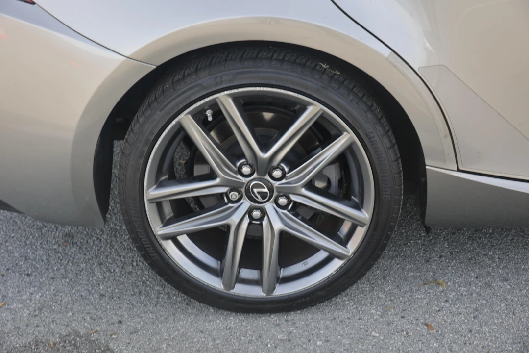 2015 Lexus IS 3rd Gen - Image 28 of 31