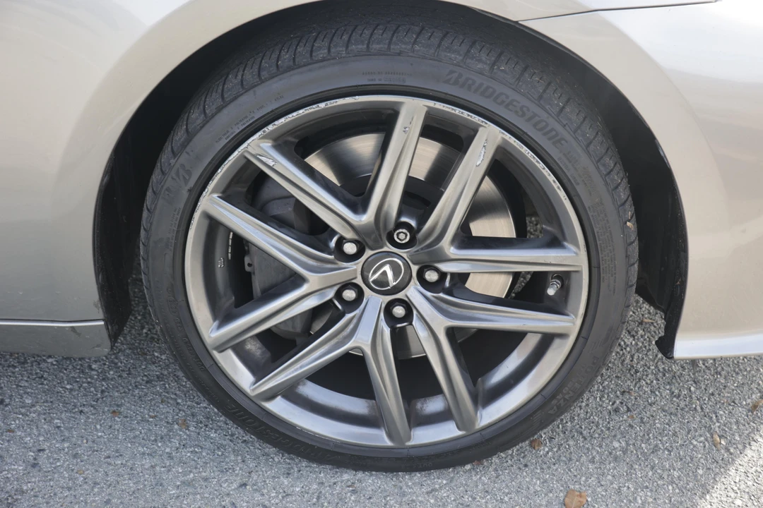 2015 Lexus IS 3rd Gen - Image 29 of 31