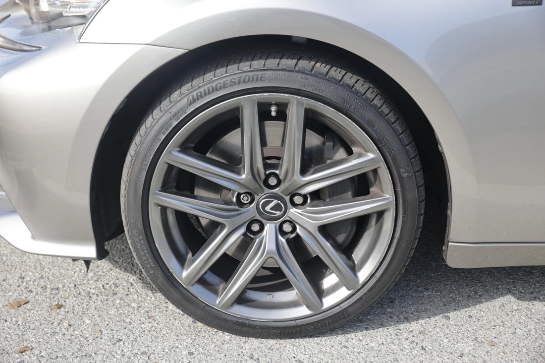 2015 Lexus IS 3rd Gen - Image 26 of 31