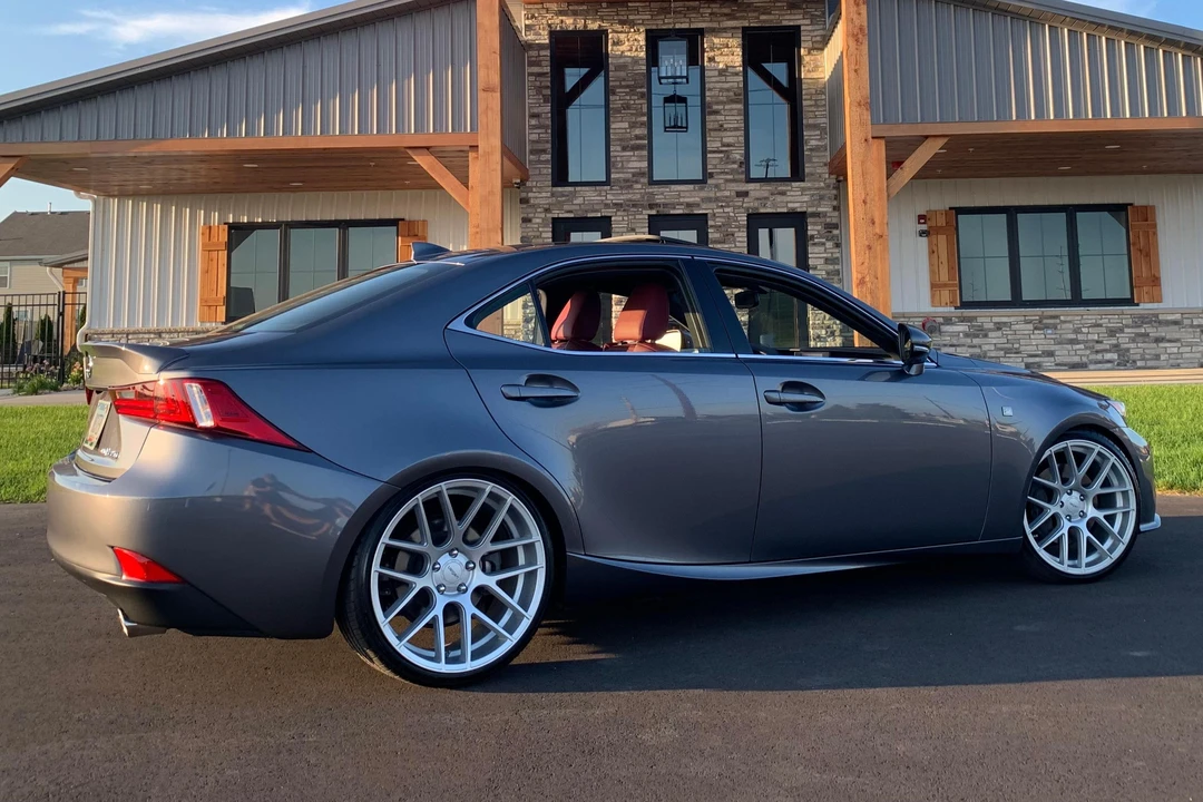 2015 Lexus IS 3rd Gen - Image 4 of 31
