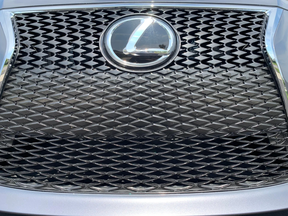 2015 Lexus IS 3rd Gen - Image 18 of 31