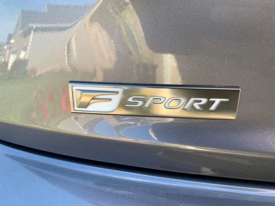 2015 Lexus IS 3rd Gen - Image 28 of 31