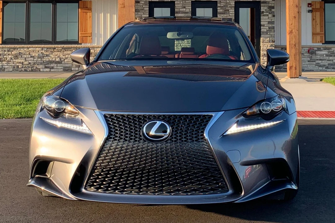 2015 Lexus IS 3rd Gen - Image 2 of 31