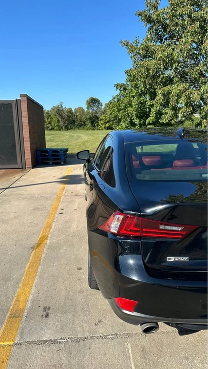2015 Lexus IS 3rd Gen - Image 8 of 9