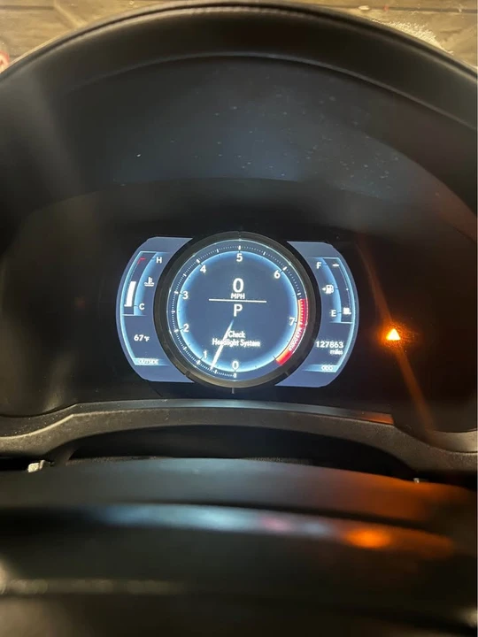 2015 Lexus IS 3rd Gen - Image 18 of 20