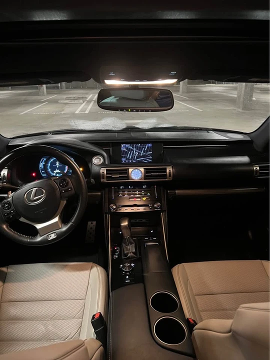 2015 Lexus IS 3rd Gen - Image 17 of 20