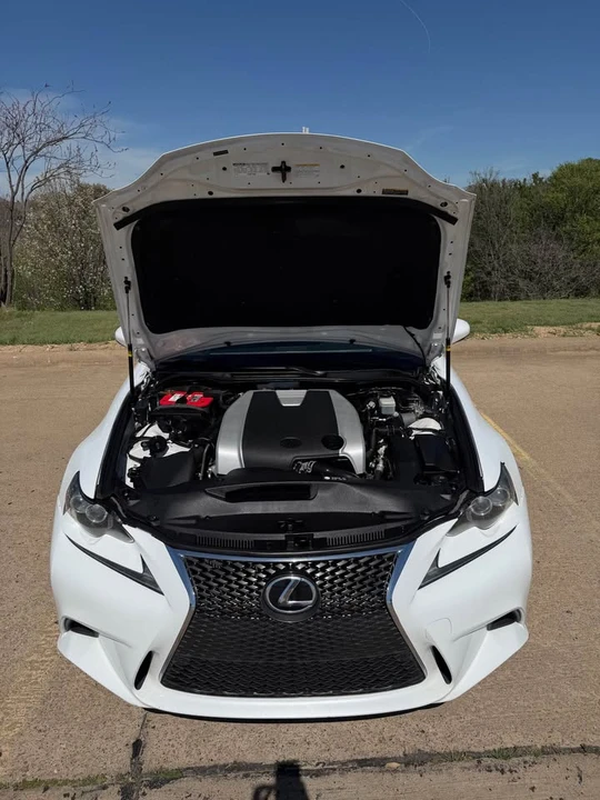 2015 Lexus IS 3rd Gen - Image 4 of 8