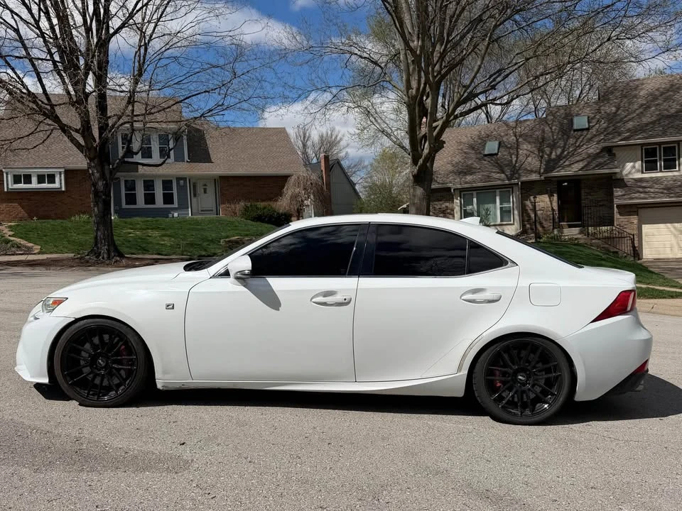 2015 Lexus IS 3rd Gen - Image 4 of 16