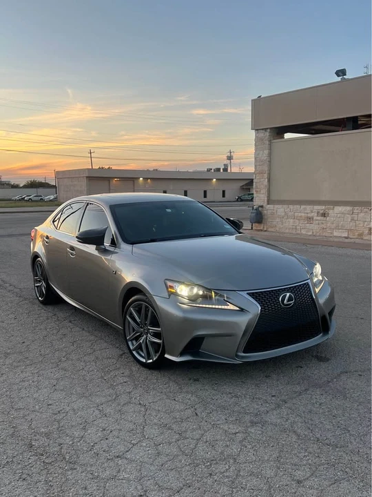 2015 Lexus IS 3rd Gen - Image 4 of 16