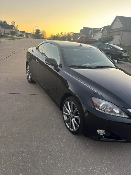 2015 Lexus IS 2nd Gen - Image 4 of 14