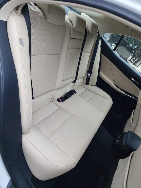 2015 Lexus IS 3rd Gen - Image 16 of 31