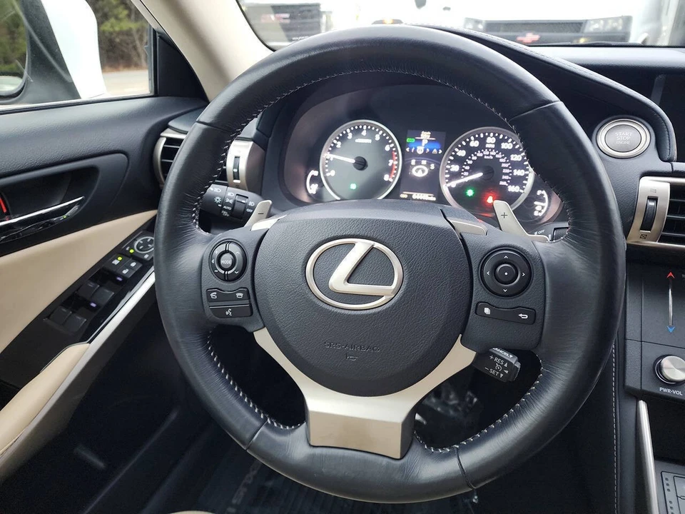2015 Lexus IS 3rd Gen - Image 20 of 31