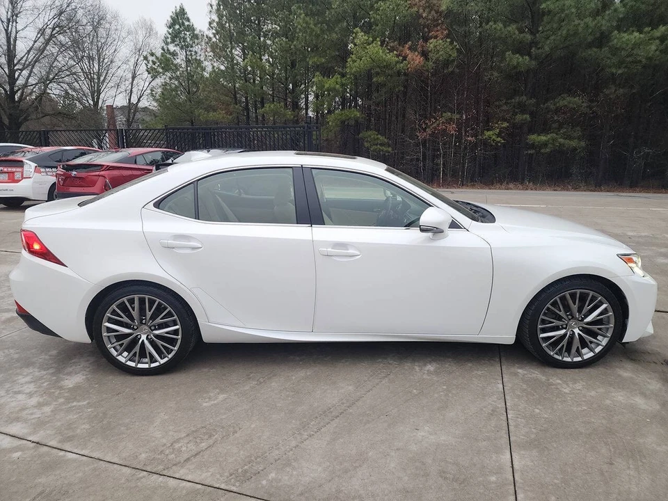 2015 Lexus IS 3rd Gen - Image 7 of 31