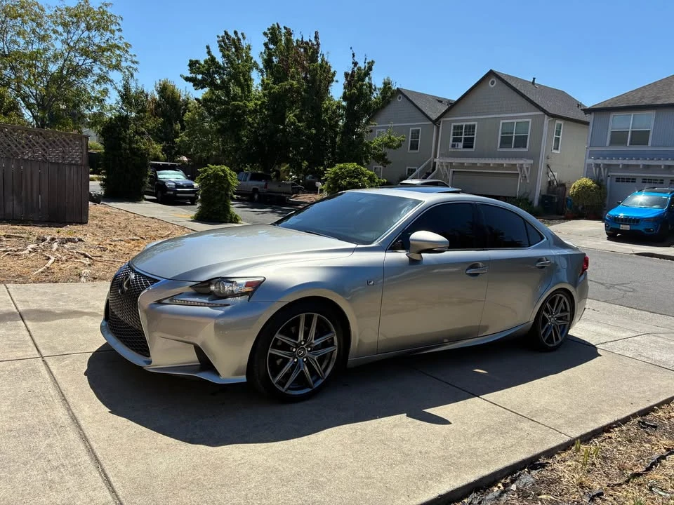 2015 Lexus IS 3rd Gen - Image 4 of 11