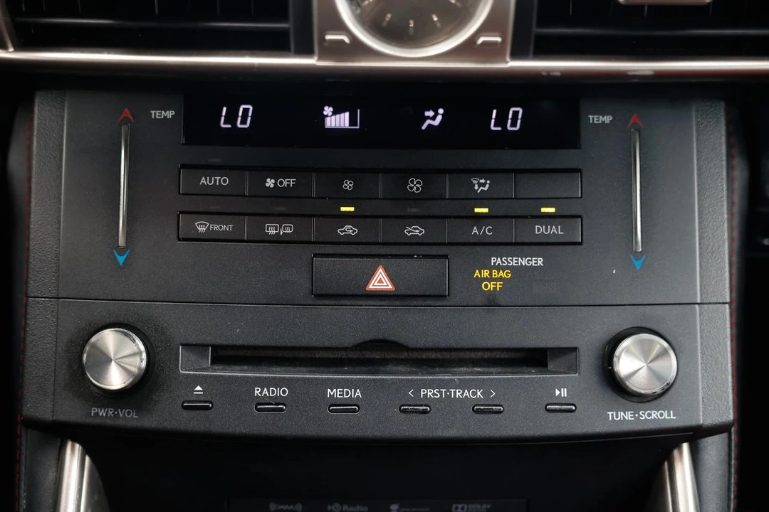 2015 Lexus IS 3rd Gen - Image 29 of 31