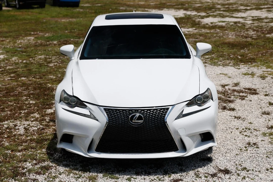 2015 Lexus IS 3rd Gen - Image 19 of 31