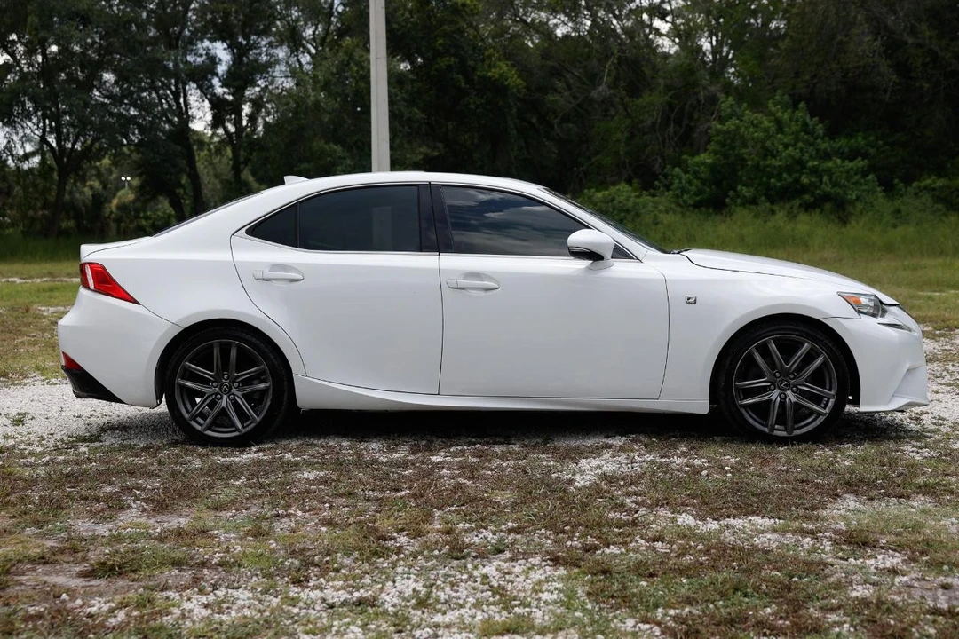 2015 Lexus IS 3rd Gen - Image 13 of 31
