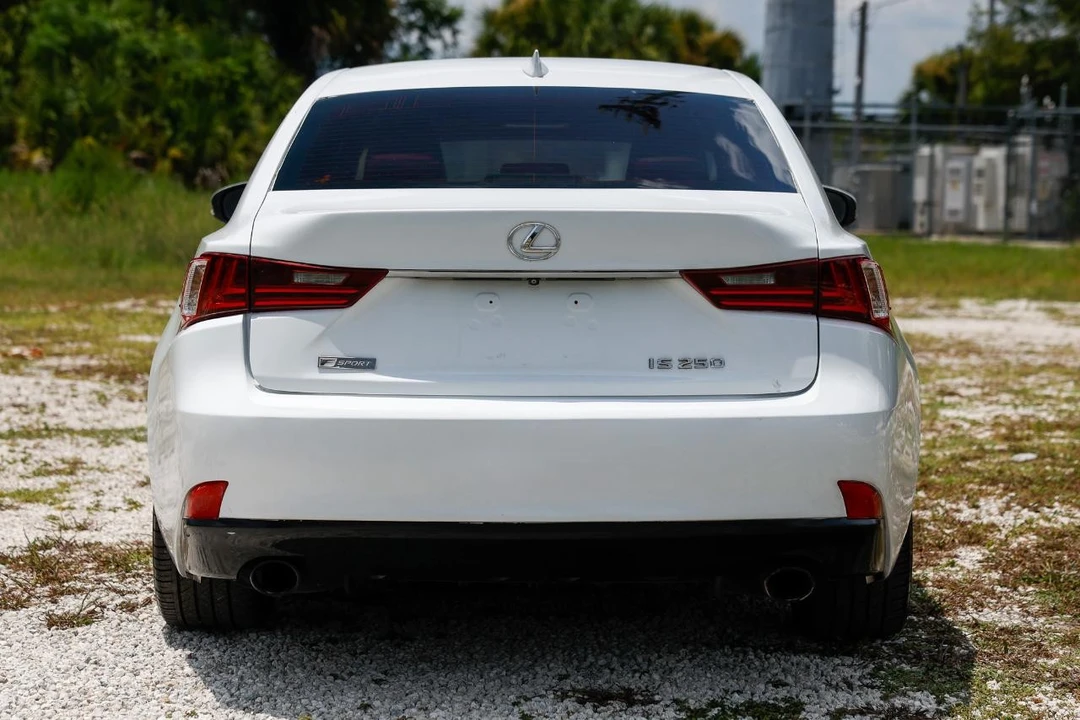 2015 Lexus IS 3rd Gen - Image 7 of 31
