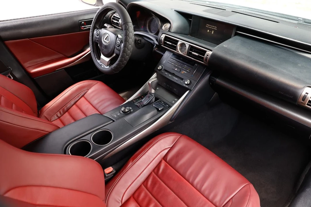 2015 Lexus IS 3rd Gen - Image 16 of 31