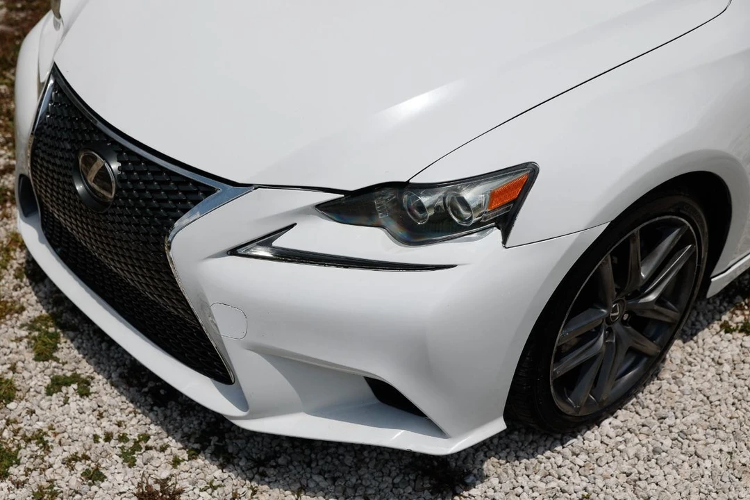 2015 Lexus IS 3rd Gen - Image 22 of 31