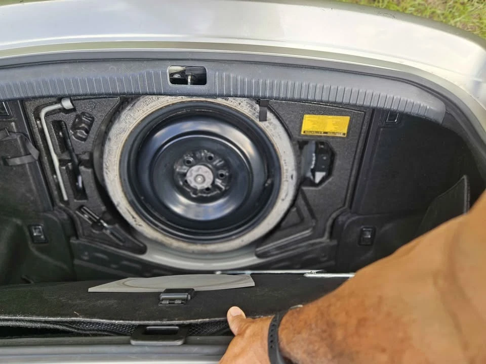 2015 Lexus IS 3rd Gen - Image 15 of 16