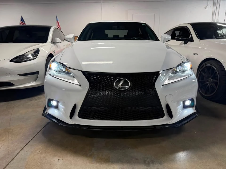 2015 Lexus IS 3rd Gen - Image 4 of 11