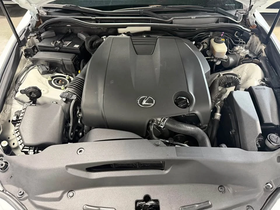 2015 Lexus IS 3rd Gen - Image 5 of 11