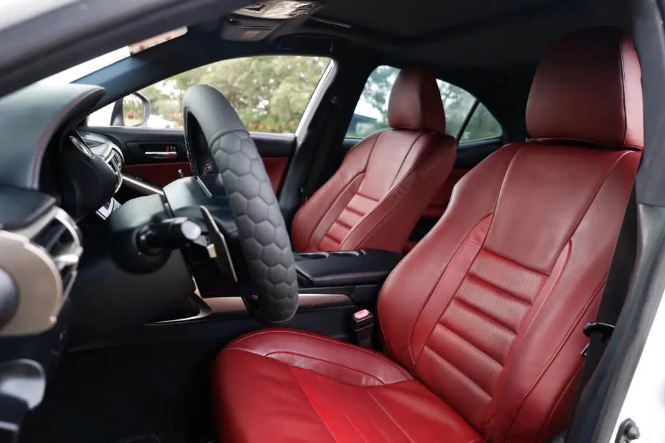 2015 Lexus IS 3rd Gen - Image 7 of 11
