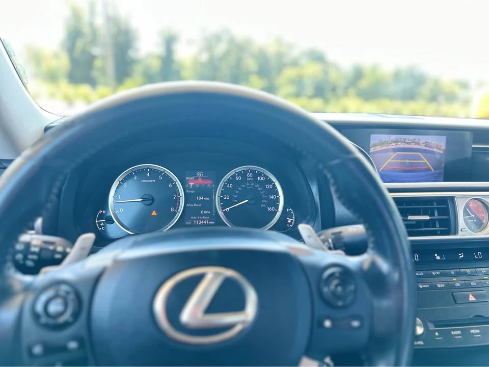 2015 Lexus IS 3rd Gen - Image 17 of 20