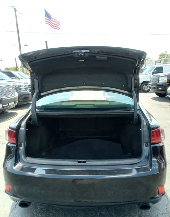 2015 Lexus IS 3rd Gen - Image 17 of 18