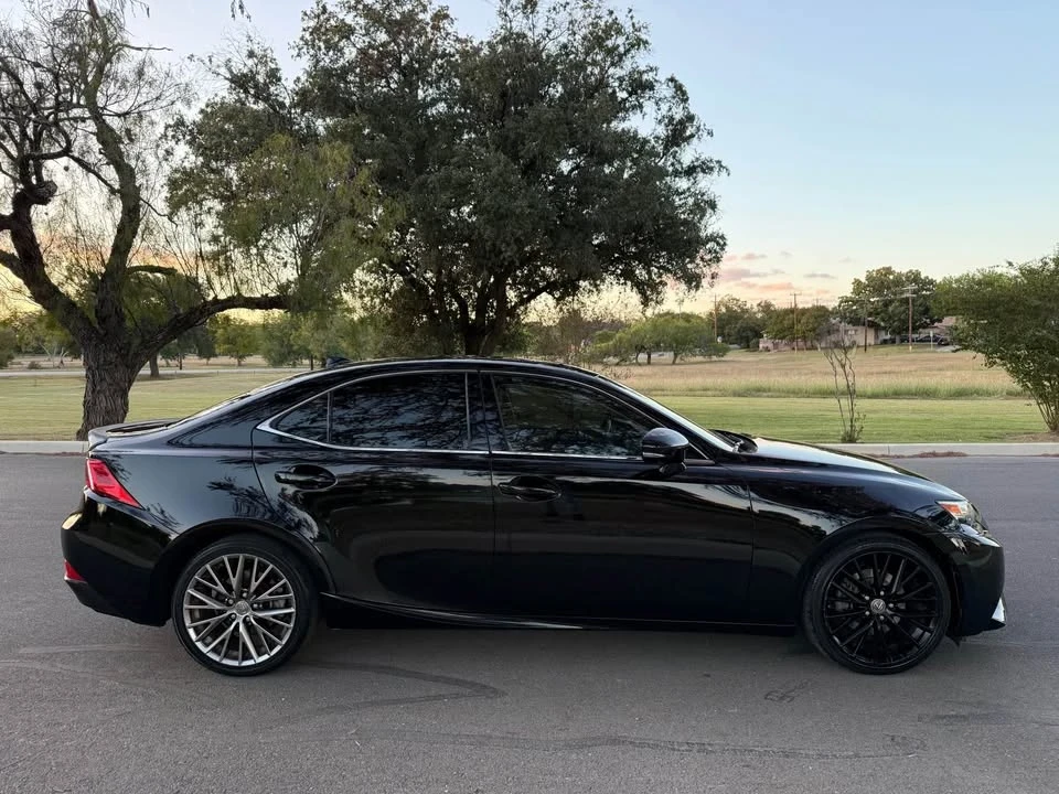 2015 Lexus IS 3rd Gen - Image 4 of 18