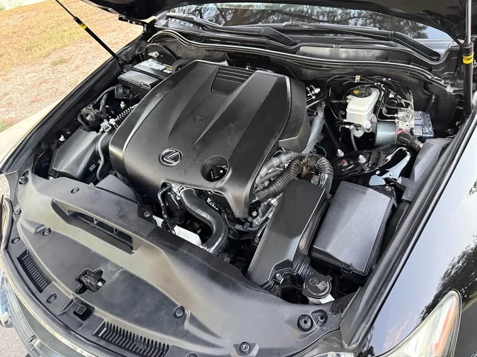 2015 Lexus IS 3rd Gen - Image 17 of 18