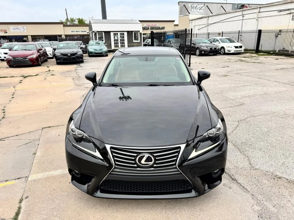 2015 Lexus IS - Image 3 of 18