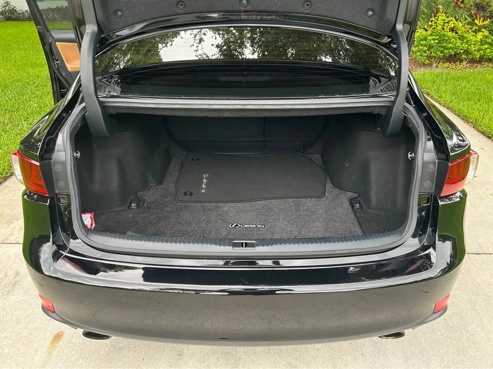 2015 Lexus IS 3rd Gen - Image 4 of 19