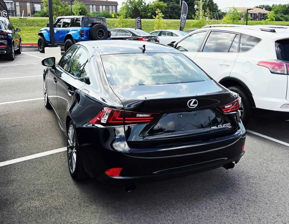 2015 Lexus IS 3rd Gen - Image 4 of 7