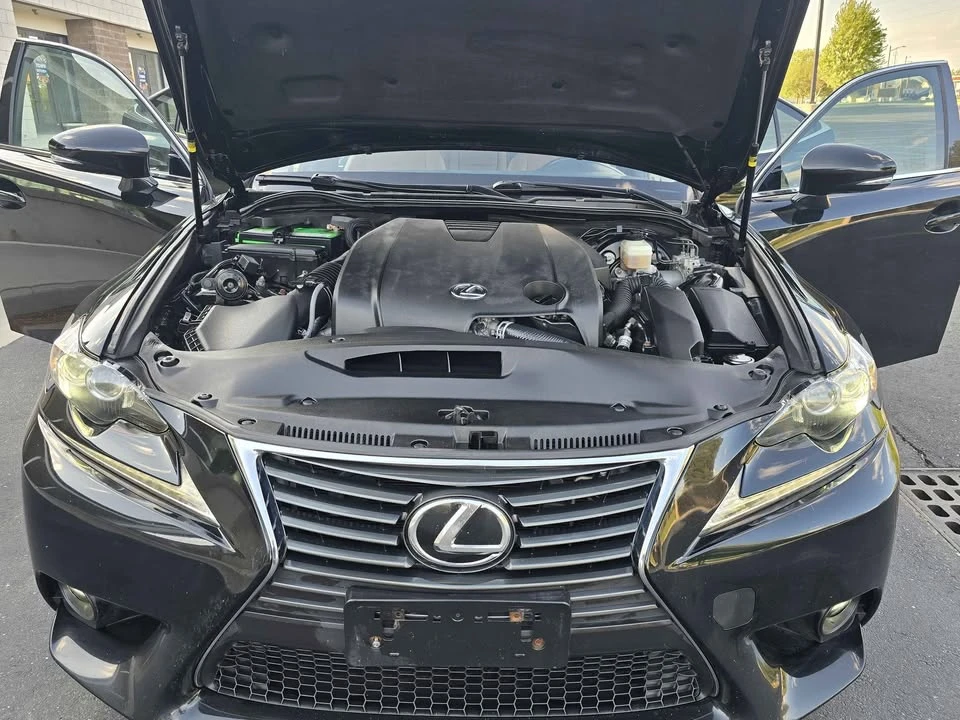 2015 Lexus IS 3rd Gen - Image 15 of 20