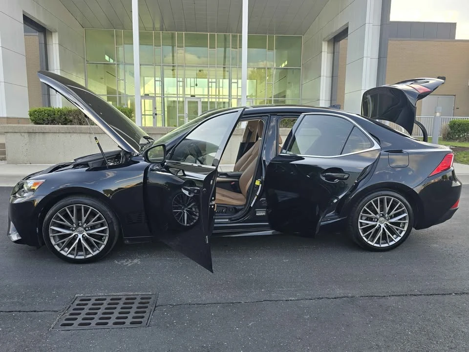 2015 Lexus IS 3rd Gen - Image 17 of 20