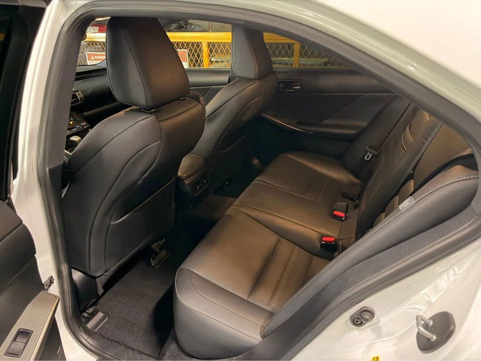 2015 Lexus IS 3rd Gen - Image 5 of 10