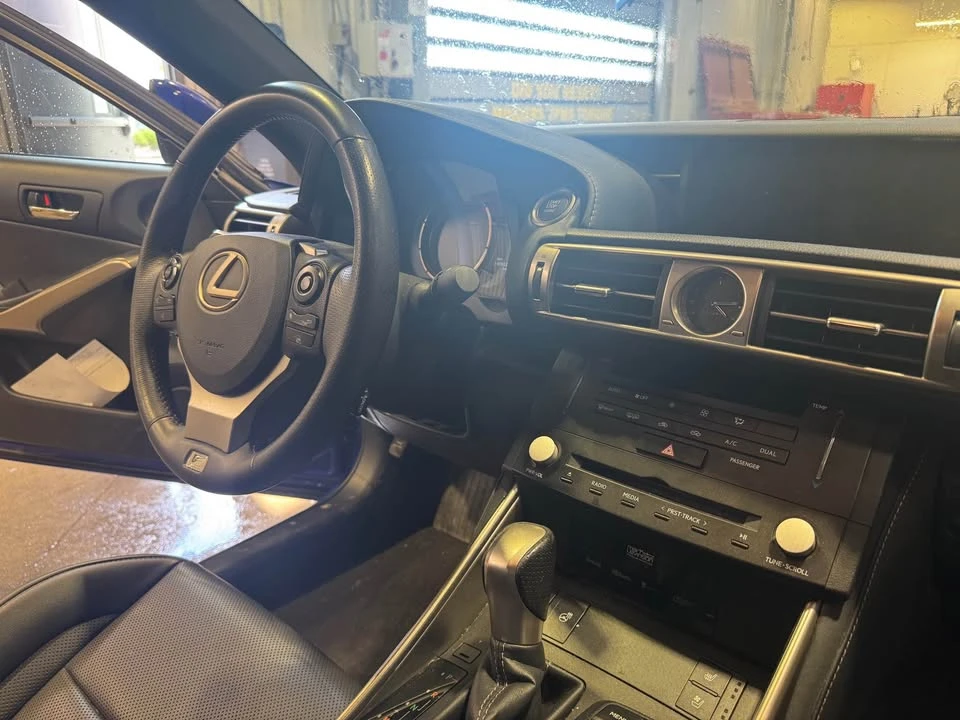 2015 Lexus IS 3rd Gen - Image 17 of 18